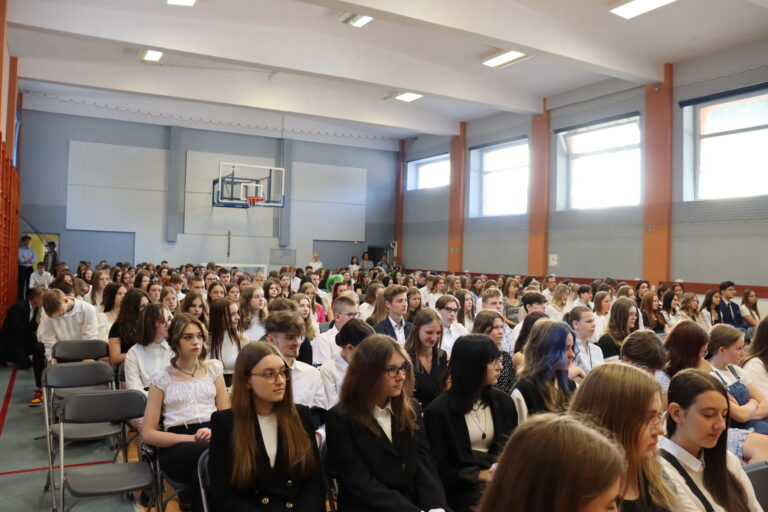 Read more about the article Rok szkolny 2021/2022 oficjalnie zakończony!