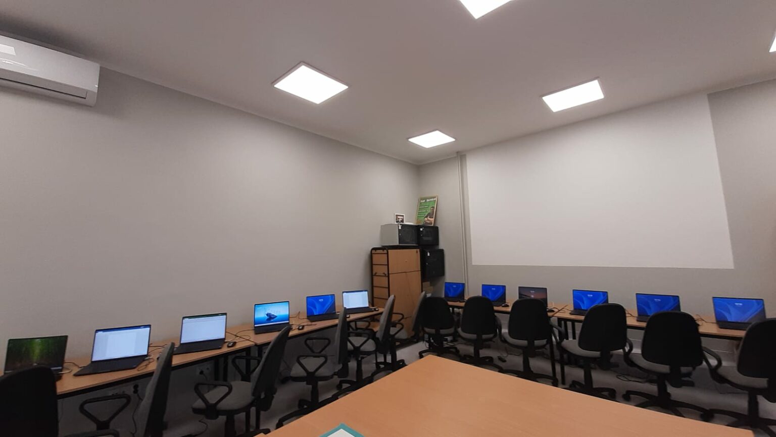 2403b557-fae2-4845-a514-fc7e43f27a1c