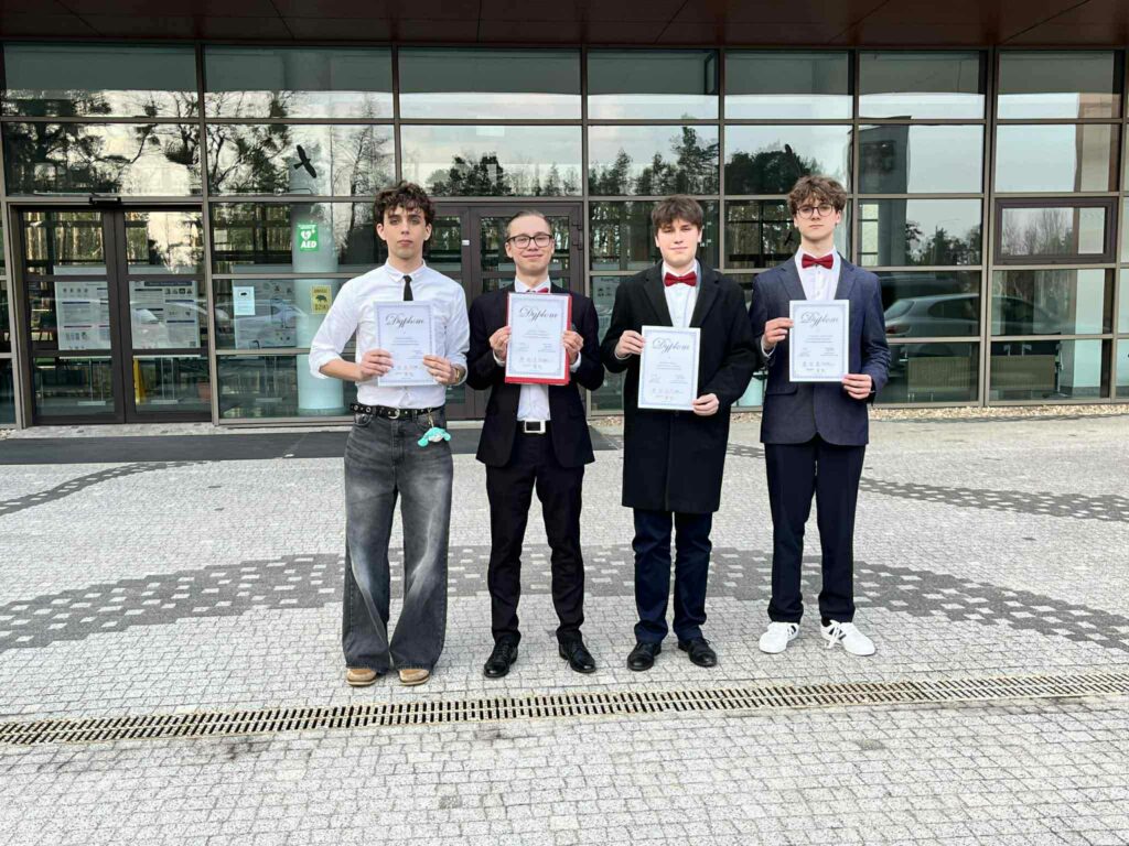 f8f237d4-19aa-44f9-b825-846682e66fd5