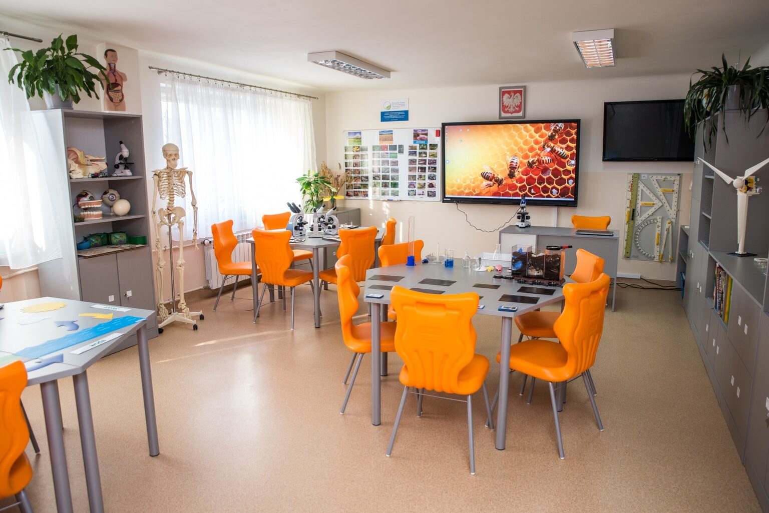Read more about the article Projekt „EKO-ŚWIADOMI” – rozwój bazy dydaktycznej do edukacji ekologicznej                 w zakresie ochrony wód i klimatu w Liceum Ogólnokształcącym w Złotowie im. Marii Skłodowskiej-Curie